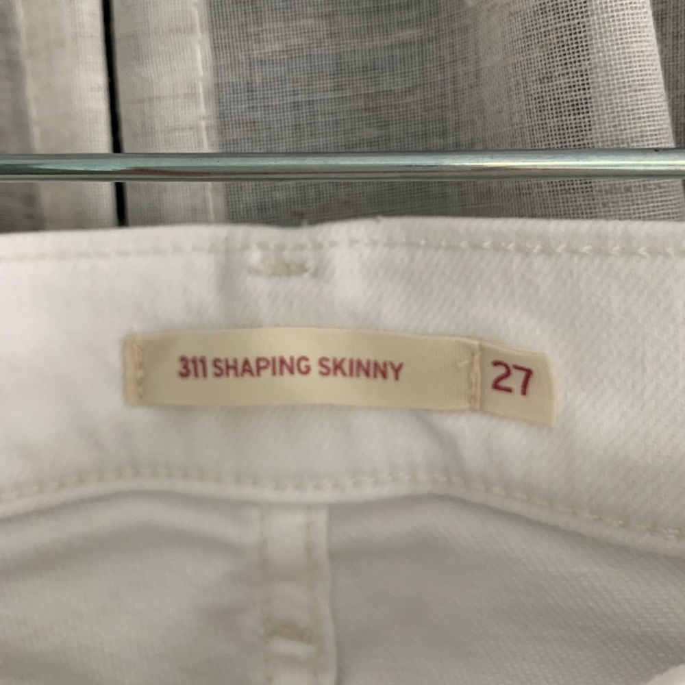 Levi’s - Picture 3 of 8